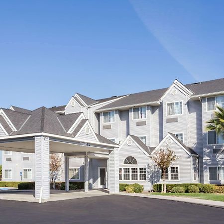 Microtel Inn & Suites Modesto Ceres Eksteriør billede