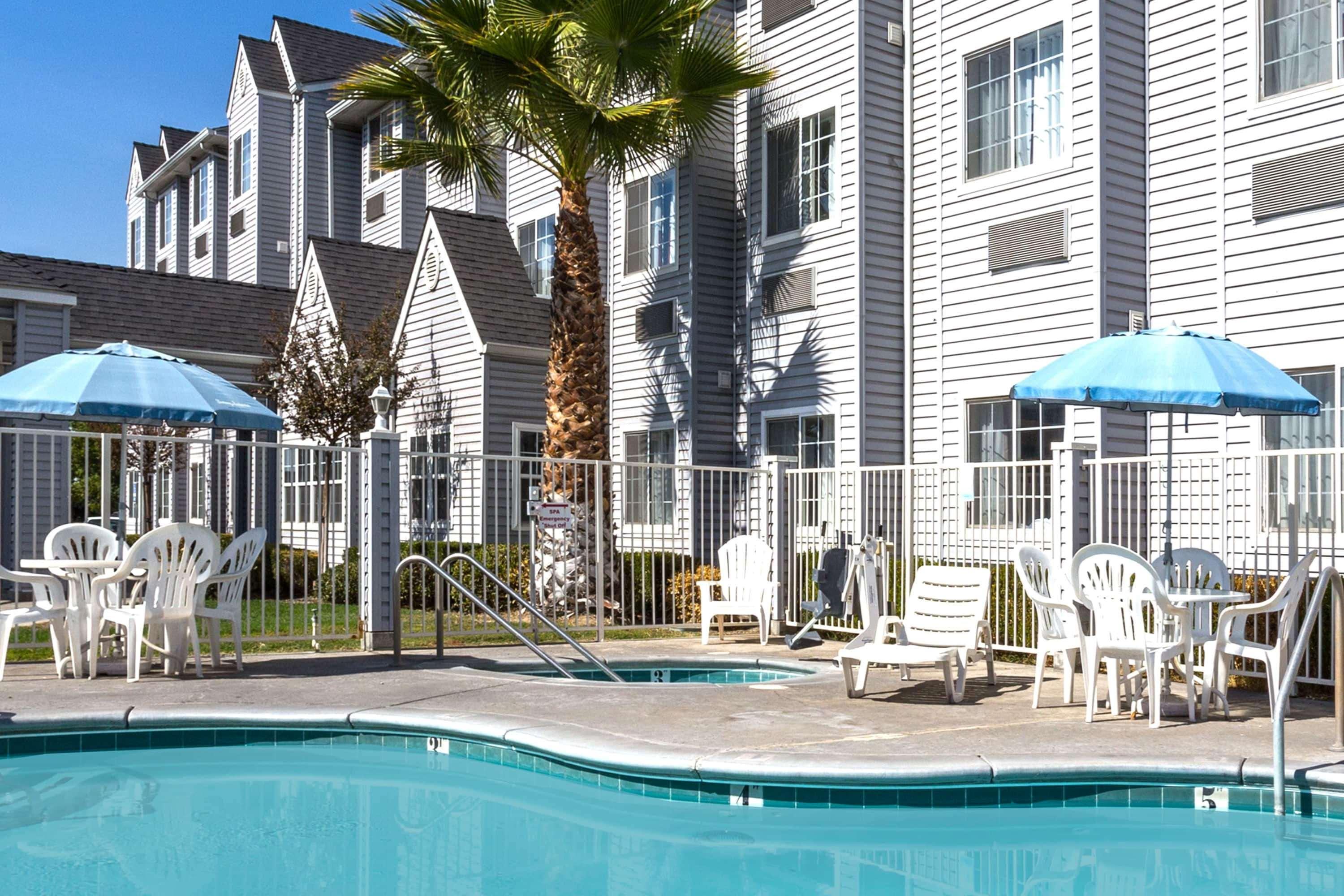 Microtel Inn & Suites Modesto Ceres Eksteriør billede